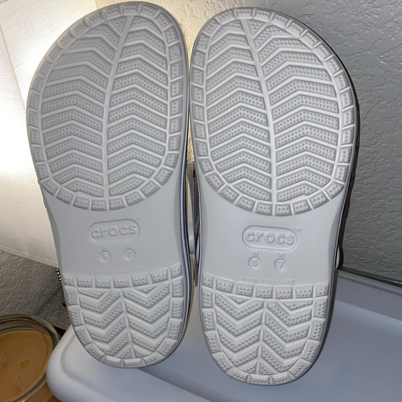 NWT NICE CLASSIC UNISEX BLUE & WHITE BAYABAND CROCS CLOGS! - Picture 8 of 9